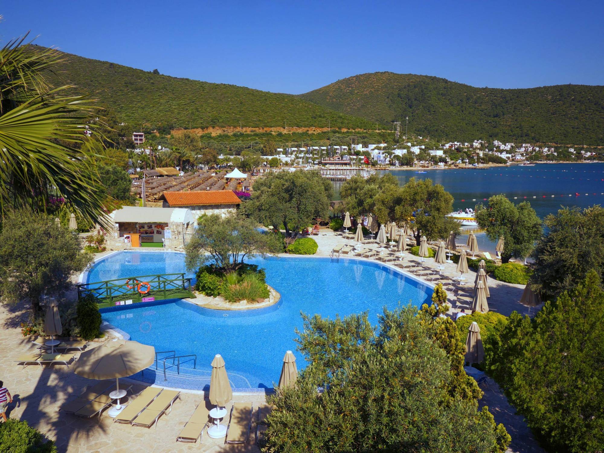 Izer Hotel Beach Club Торба Экстерьер фото